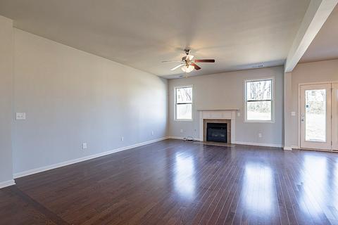 2004 Austin Dr, Spring Hill, TN 37174 photo 3