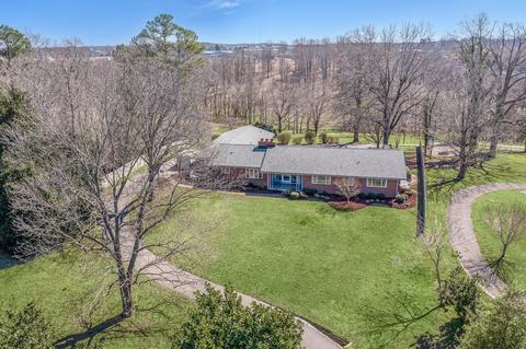 511 Center Ave, Dickson, TN 37055 photo 1