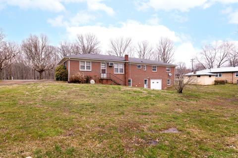 703 Hickory St, Centerville, TN 37033 photo 3
