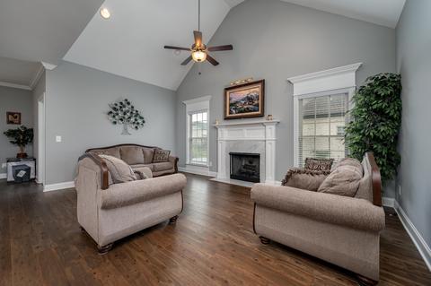 5705 Iverson Dr, Murfreesboro, TN 37127 photo 3