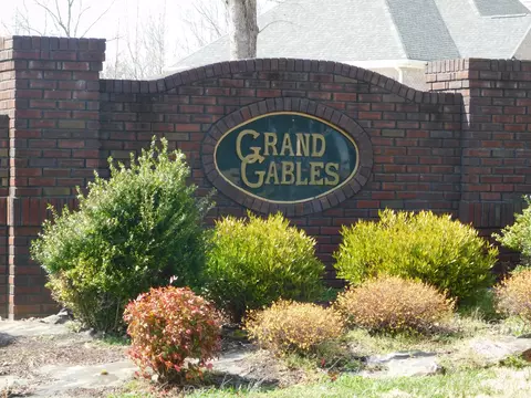 700 Englewood Dr, Waverly, TN 37185