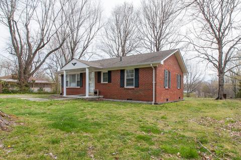 106 Mack St, Dickson, TN 37055 photo 2