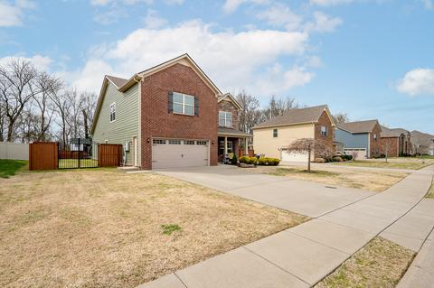 1525 Burrows Ave, Murfreesboro, TN 37129 photo 2