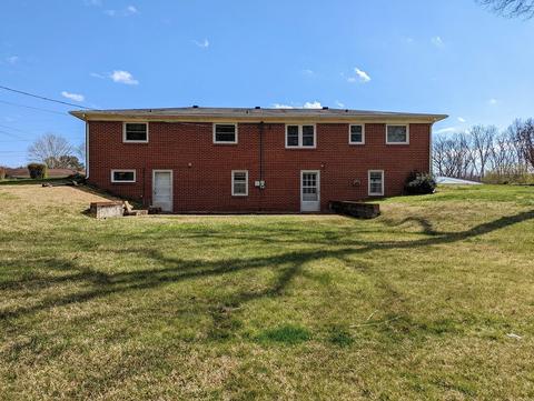 706 Hickory St, Centerville, TN 37033 photo 2