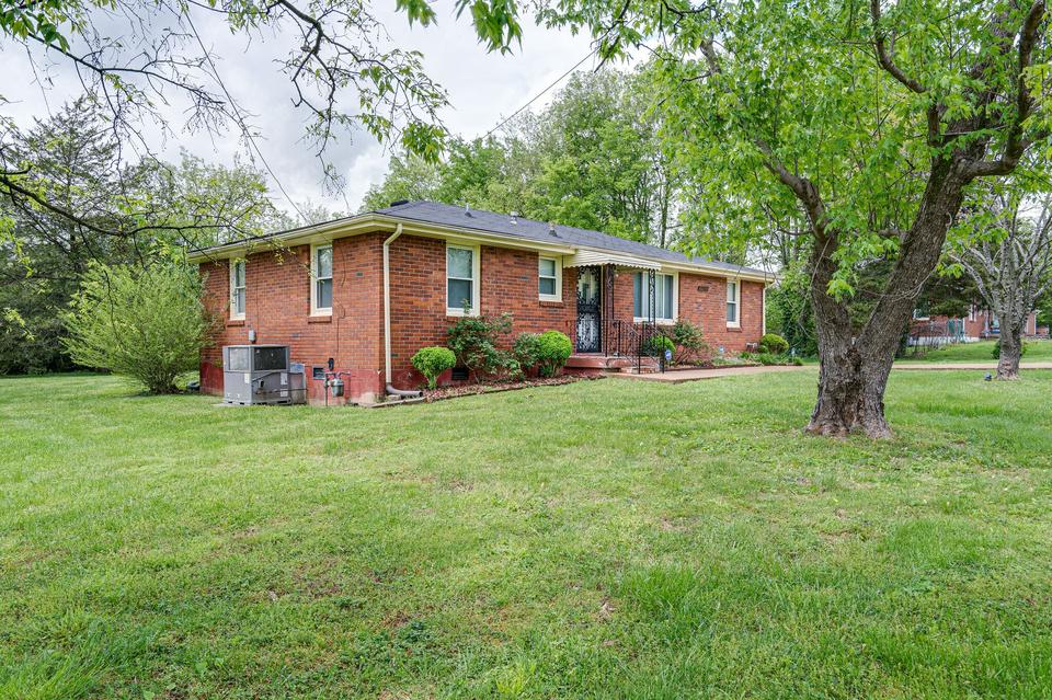  3943 Pheasant Dr, Nashville, TN 37218 photo 2