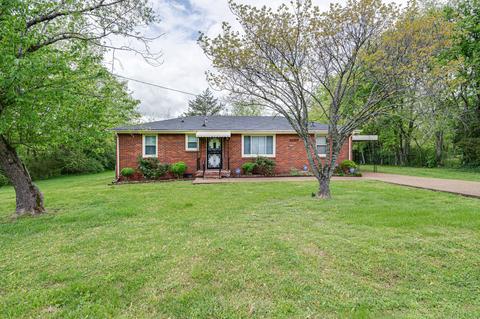 3943 Pheasant Dr, Nashville, TN 37218