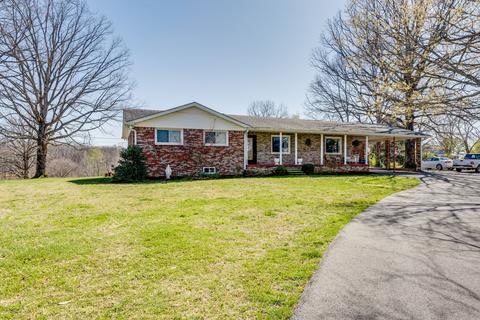 632 Murrell Rd, Dickson, TN 37055 photo 1