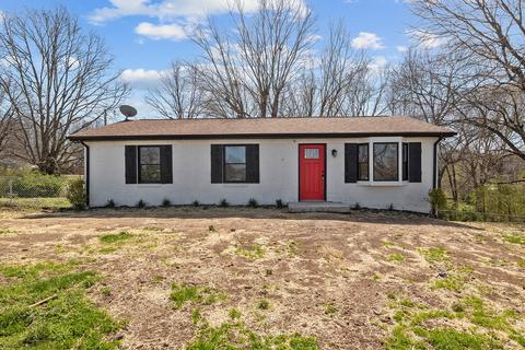 210 Marilyn Dr, Dickson, TN 37055 photo 1