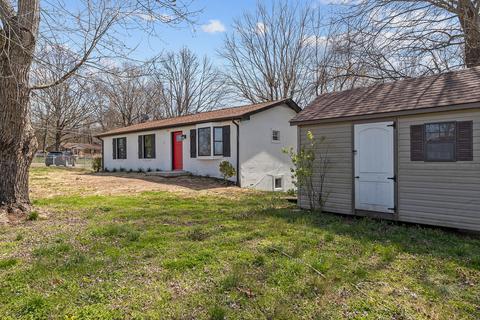 210 Marilyn Dr, Dickson, TN 37055 photo 3