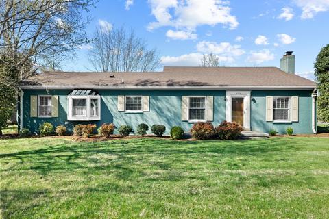 406 N Pawnee Dr, Springfield, TN 37172 photo 1