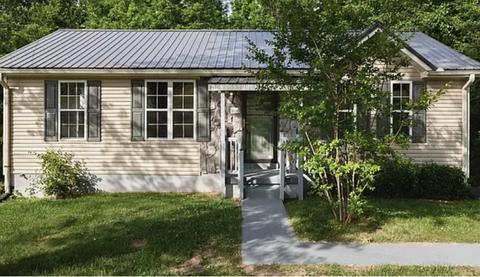 107 Batey Cir, Dickson, TN 37055 photo 2