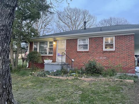 211 E Hillcrest Dr, Springfield, TN 37172 photo 1