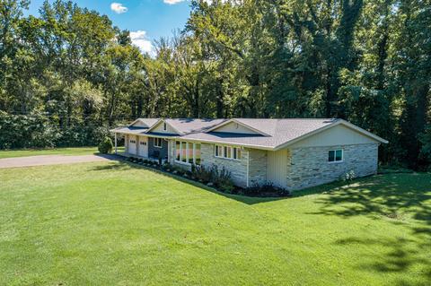 334 E Main St, Parsons, TN 38363 photo 2