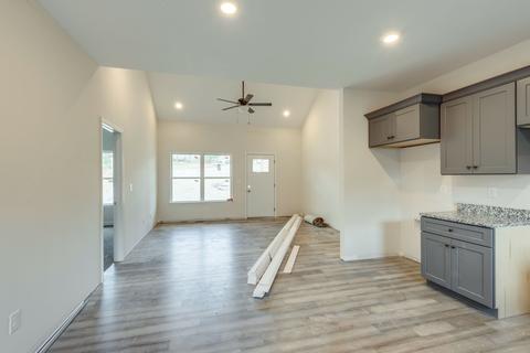 111 W Dell Rd, Dickson, TN 37055 photo 6