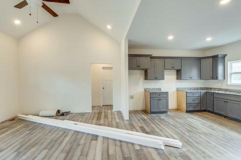 111 W Dell Rd, Dickson, TN 37055 photo 4