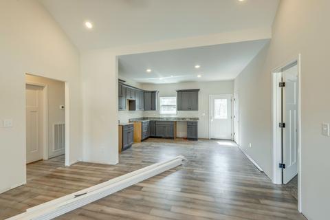 111 W Dell Rd, Dickson, TN 37055 photo 8