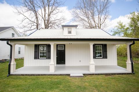 904 W 2nd St, Dickson, TN 37055 photo 1