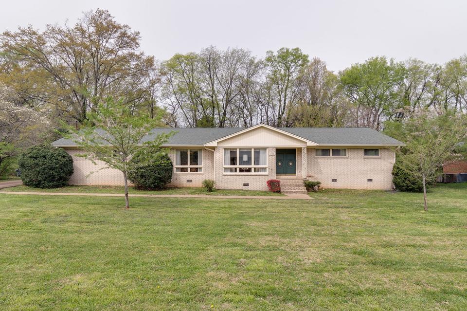 1108 Sunnyside Dr, Columbia, TN 38401 37 Photos MLS 2376786 Movoto