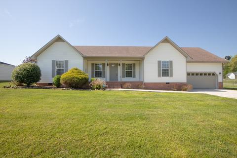 6066 Commodore Cir, Baxter, TN 38544 photo 1