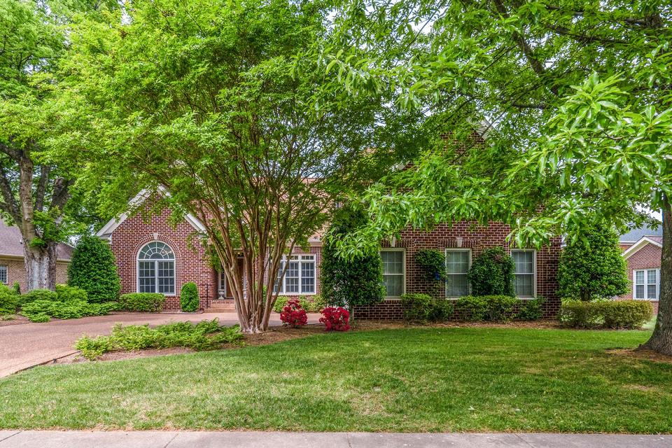  238 Polk Place Dr, Franklin, TN 37064 photo 2