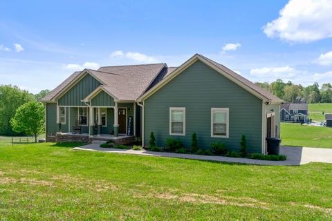 1003 Douglas Ct, Dickson, TN 37055 photo 1