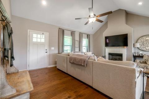 1003 Douglas Ct, Dickson, TN 37055 photo 12