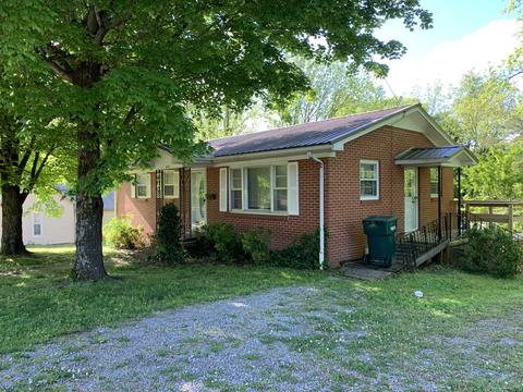 657 E Jefferson St, Pulaski, TN 38478 photo 1
