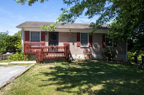 809 Goldcrest Dr, Springfield, TN 37172 photo 1