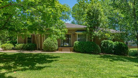 120 Sam Davis Dr, Springfield, TN 37172 photo 1