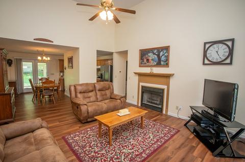 139 Deerfield Dr, Springfield, TN 37172 photo 3
