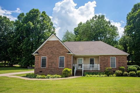 139 Deerfield Dr, Springfield, TN 37172 photo 1