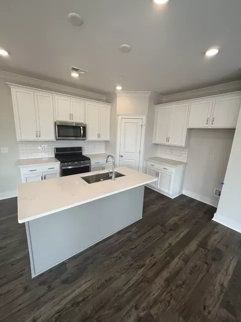 388 Hammock Ln, Spring Hill, TN 37174 photo 4