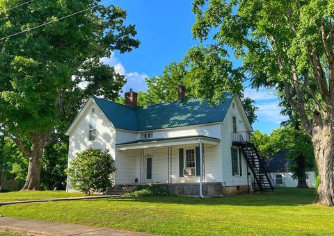401 W Walnut St, Dickson, TN 37055 photo 1