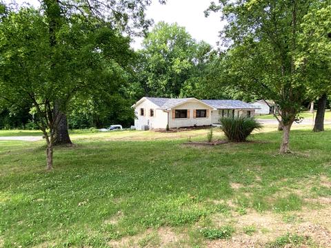 436 Sandy Rd, Dover, TN 37058 photo 3