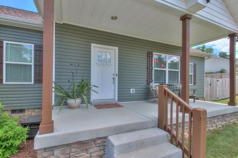 512 Poplar Bnd, Dickson, TN 37055 photo 1