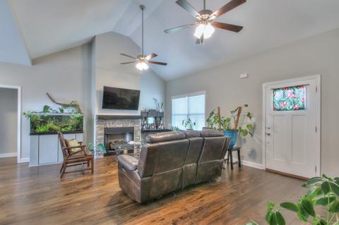 512 Poplar Bnd, Dickson, TN 37055 photo 3