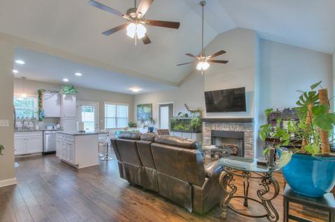 512 Poplar Bnd, Dickson, TN 37055 photo 2