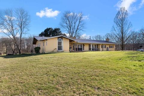 2575 Skyview Dr, Centerville, TN 37033 photo 4