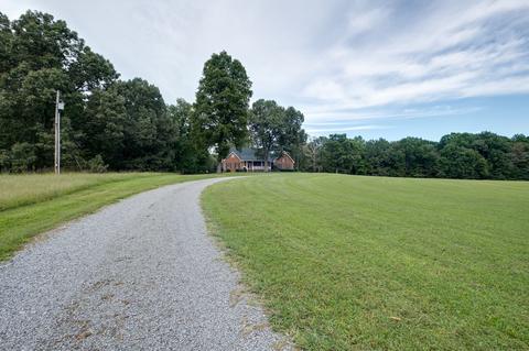 698 Log Wall Rd, Dickson, TN 37055 photo 4
