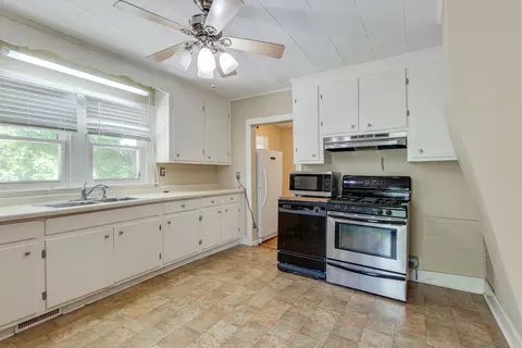 504 N Main St, Dickson, TN 37055 photo 8