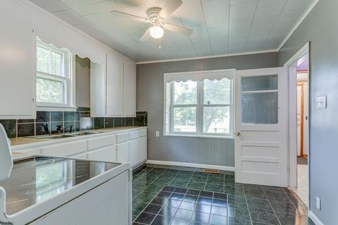 105 2nd Ave S, Decherd, TN 37324 photo 9