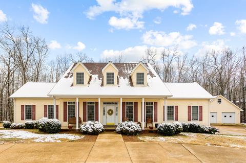 1018 Gilmer Dr, Centerville, TN 37033 photo 1