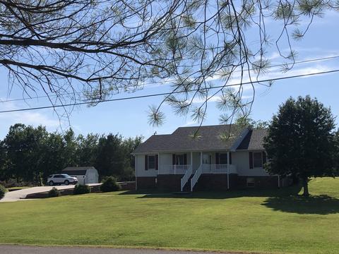 323 Westgate Dr, Baxter, TN 38544 photo 1