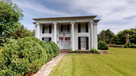 407 E Franklin St, Shelbyville, TN 37160