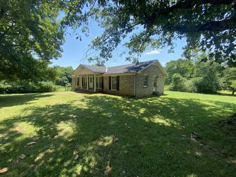 3000 Marthas Chapel Rd, Cunningham, TN 37052 photo 2