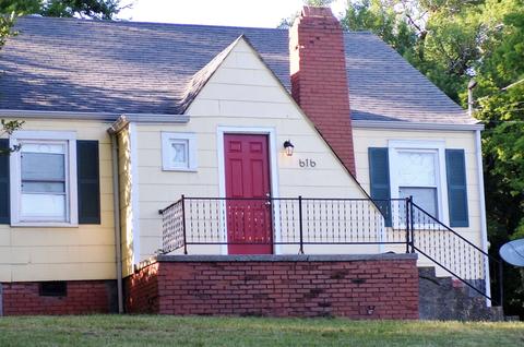 616 E Jefferson St E, Pulaski, TN 38478 photo 1