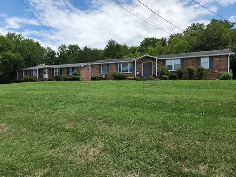 1006 Center Pt #A-B, Hendersonville, TN 37075