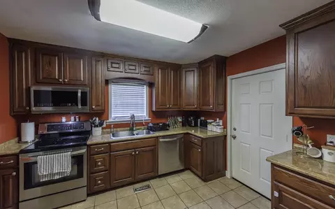 210 E Main St, Stevenson, AL 35772 photo 10