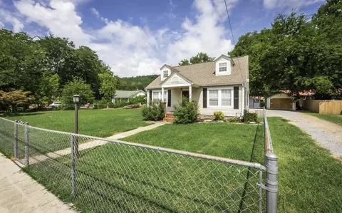 210 E Main St, Stevenson, AL 35772 photo 2