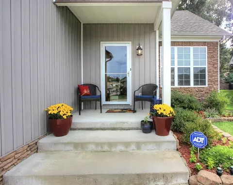 8595 Maple Valley Dr, Chattanooga, TN 37421 photo 4